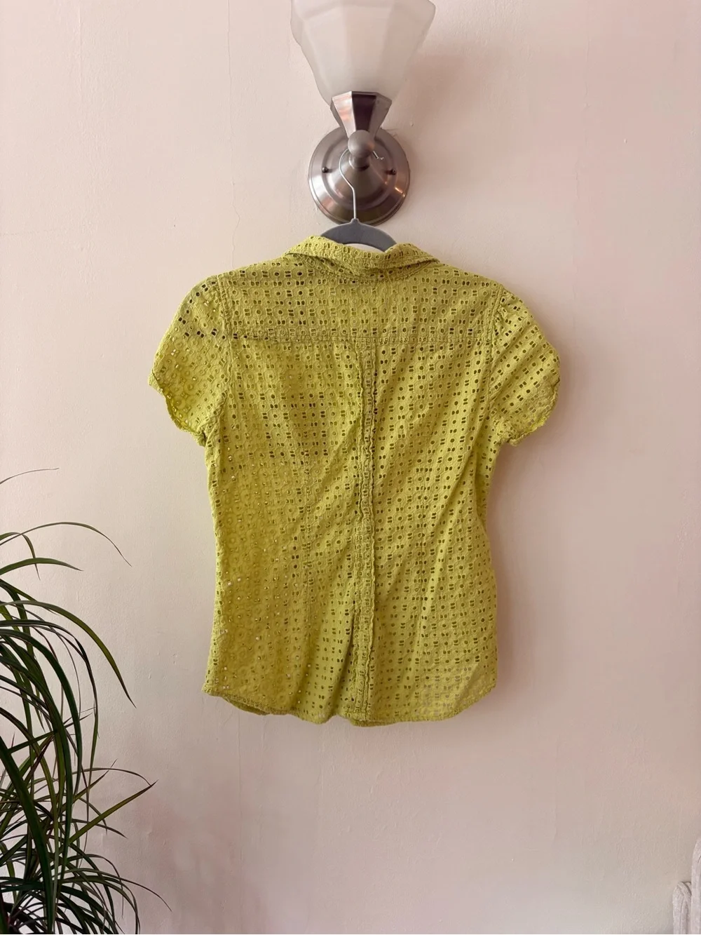 New York & Company Lightweight Lime Eyelet Button-Up Shirt - Women Size M